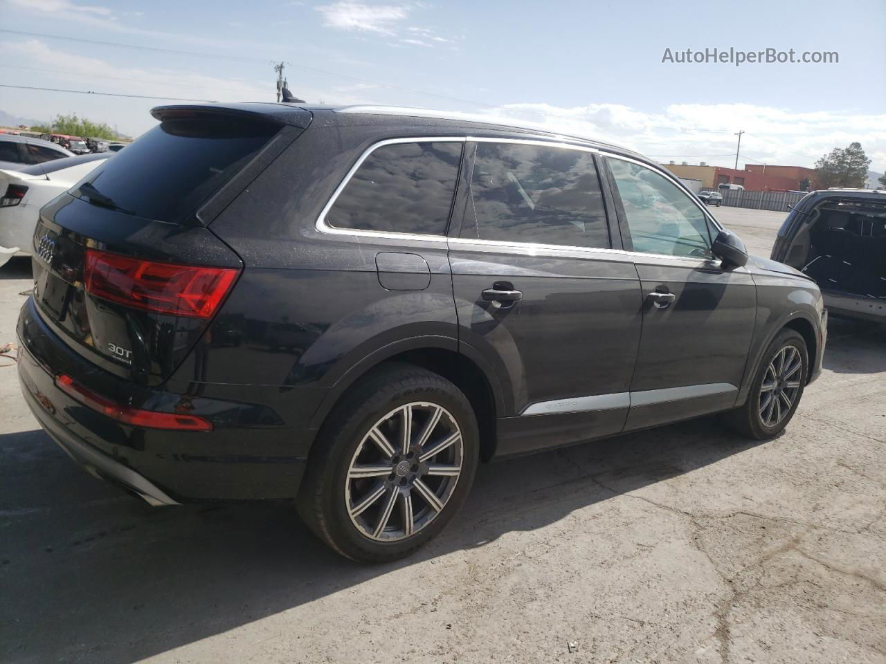 2017 Audi Q7 Premium Plus Черный vin: WA1LAAF75HD006797