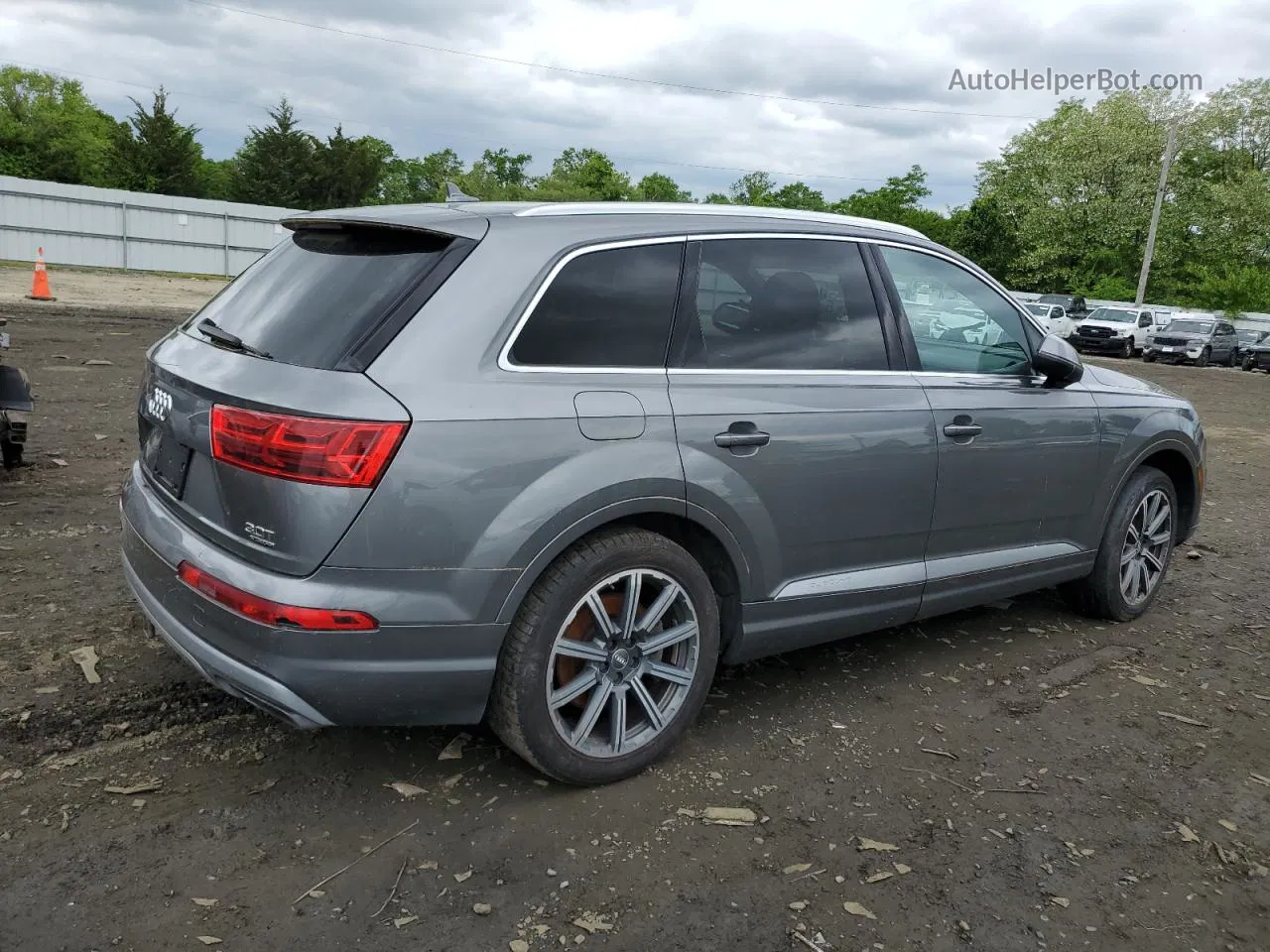 2017 Audi Q7 Premium Plus Gray vin: WA1LAAF76HD021812