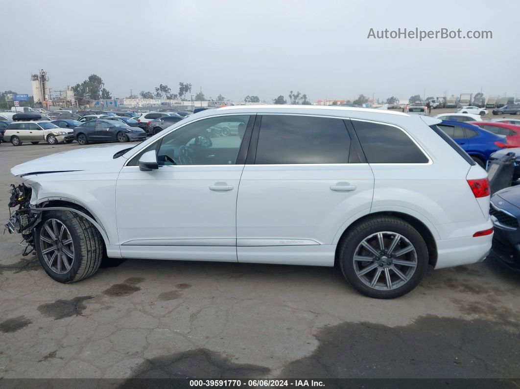 2017 Audi Q7 3.0t Premium Белый vin: WA1LAAF76HD031286