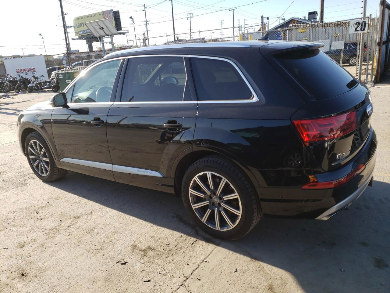 2017 Audi Q7 Premium Plus Черный vin: WA1LAAF77HD018174