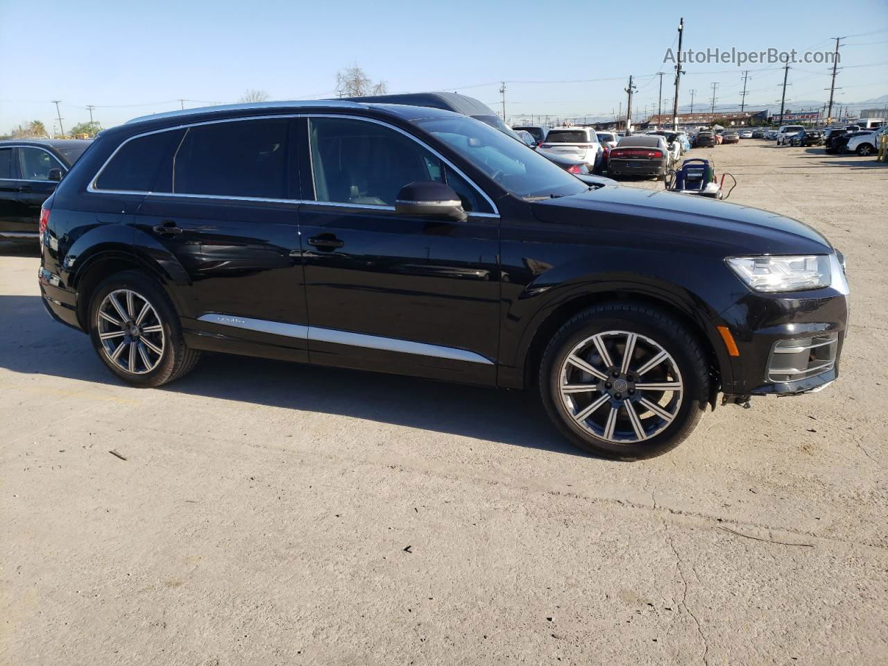 2017 Audi Q7 Premium Plus Черный vin: WA1LAAF77HD018174