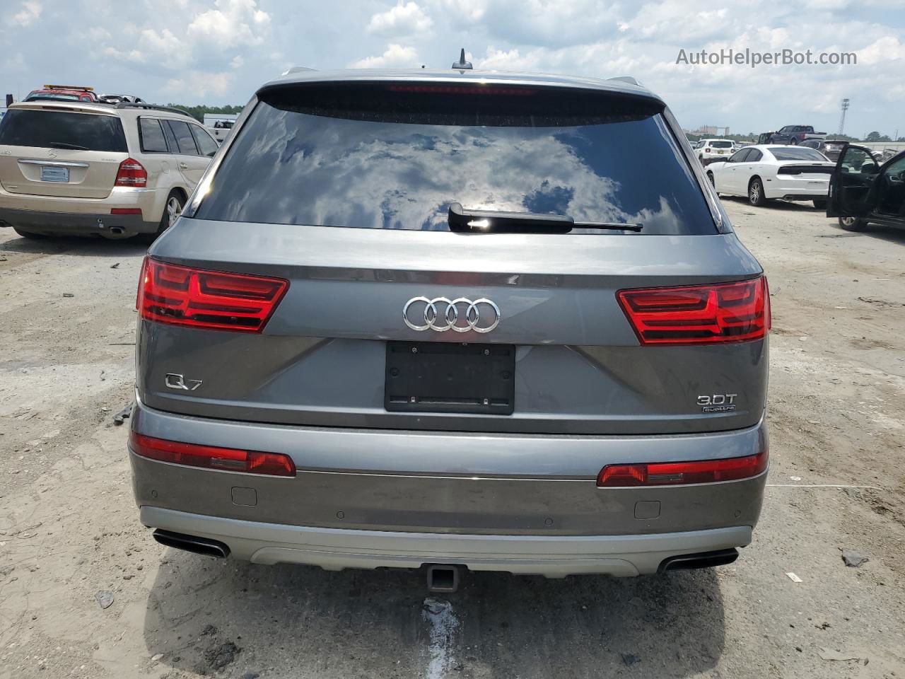 2017 Audi Q7 Premium Plus Серый vin: WA1LAAF77HD042829