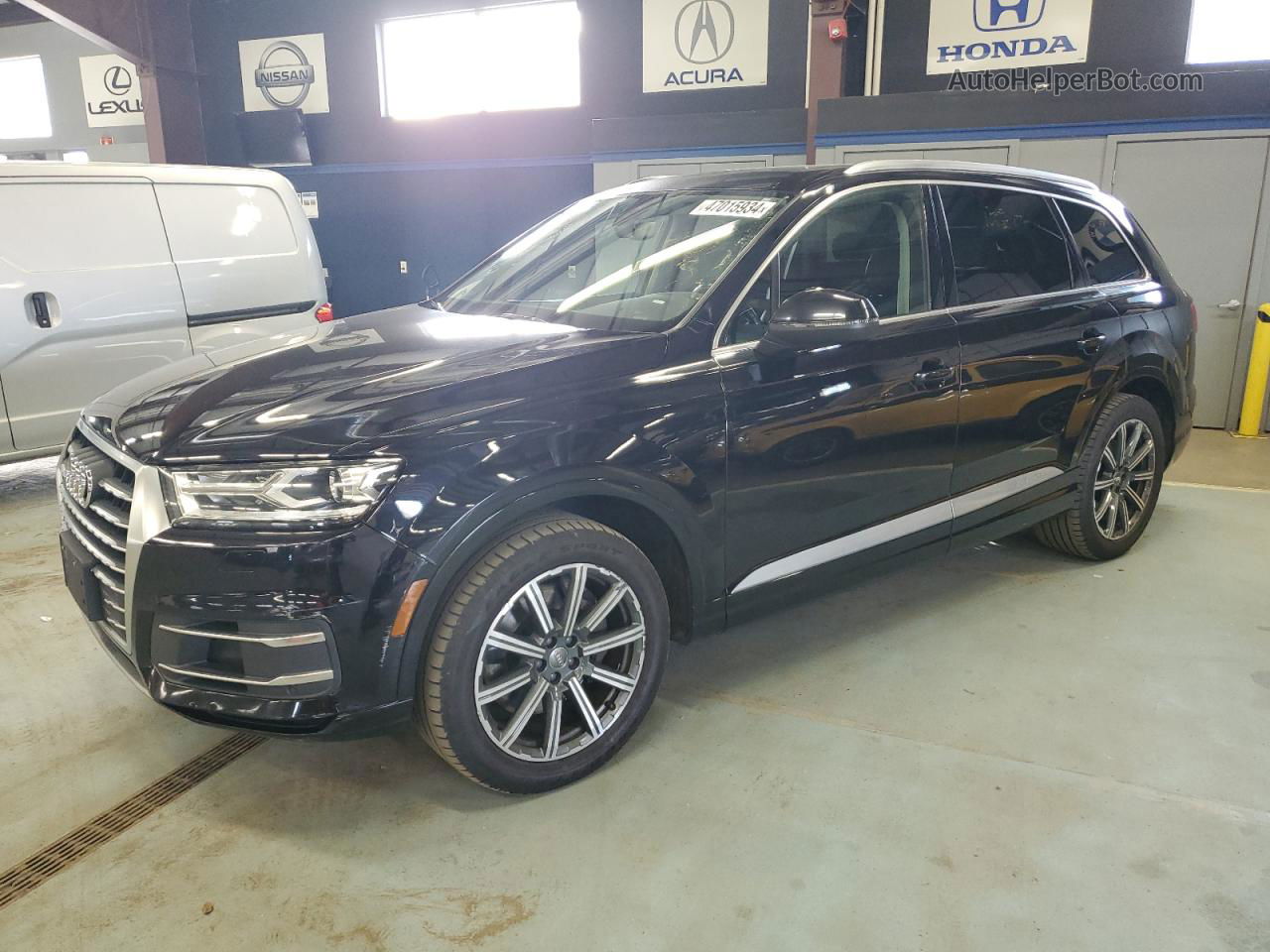 2017 Audi Q7 Premium Plus Черный vin: WA1LAAF78HD002856