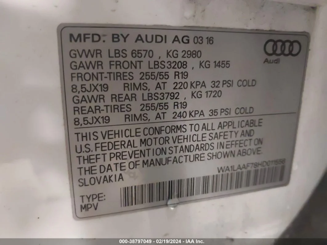 2017 Audi Q7 3.0t Premium Белый vin: WA1LAAF78HD011556
