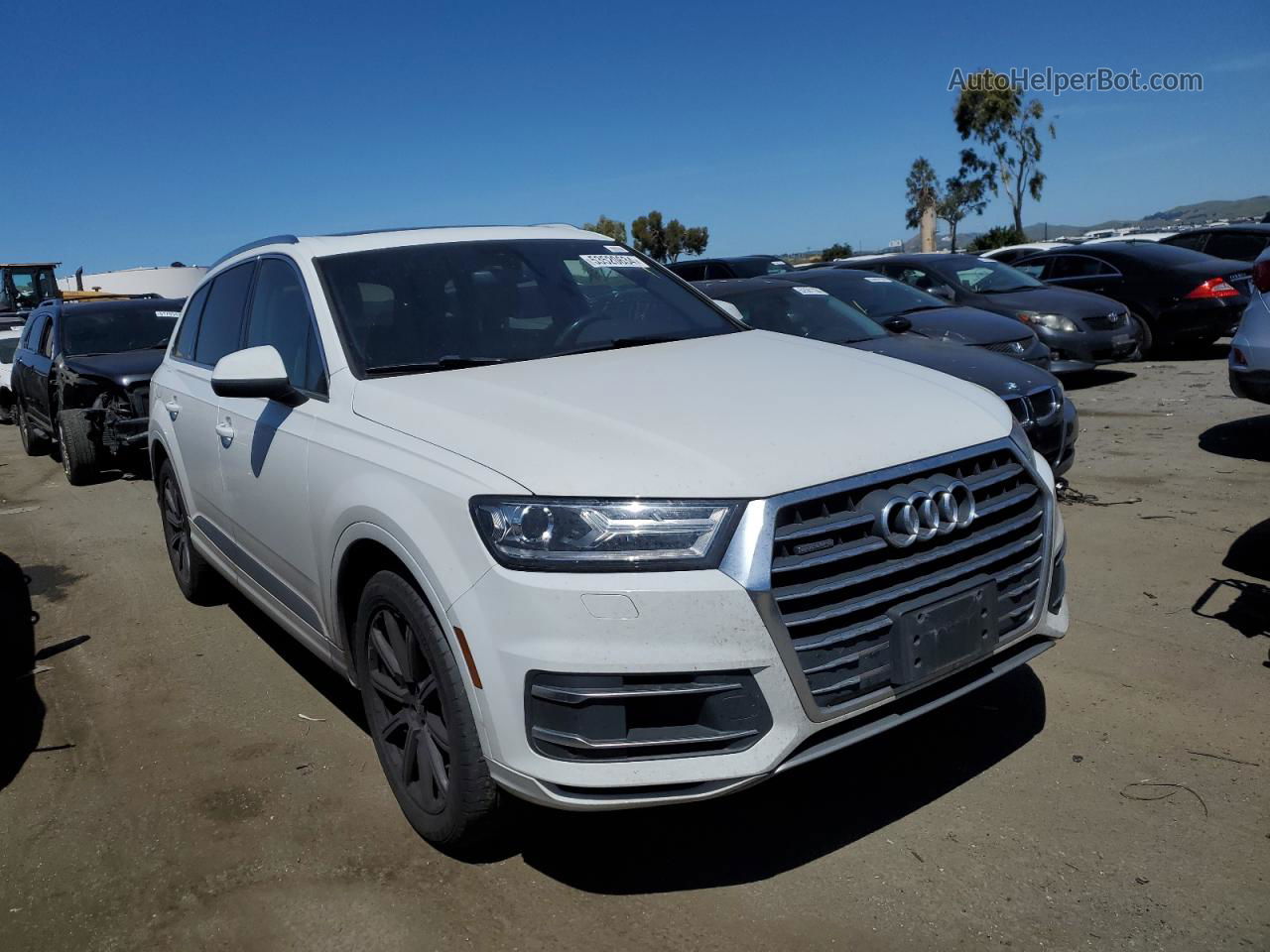 2017 Audi Q7 Premium Plus Белый vin: WA1LAAF78HD015378