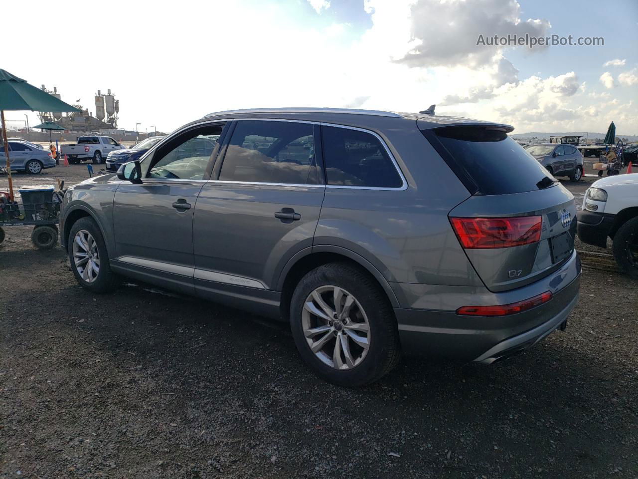 2017 Audi Q7 Premium Plus Gray vin: WA1LAAF78HD026140