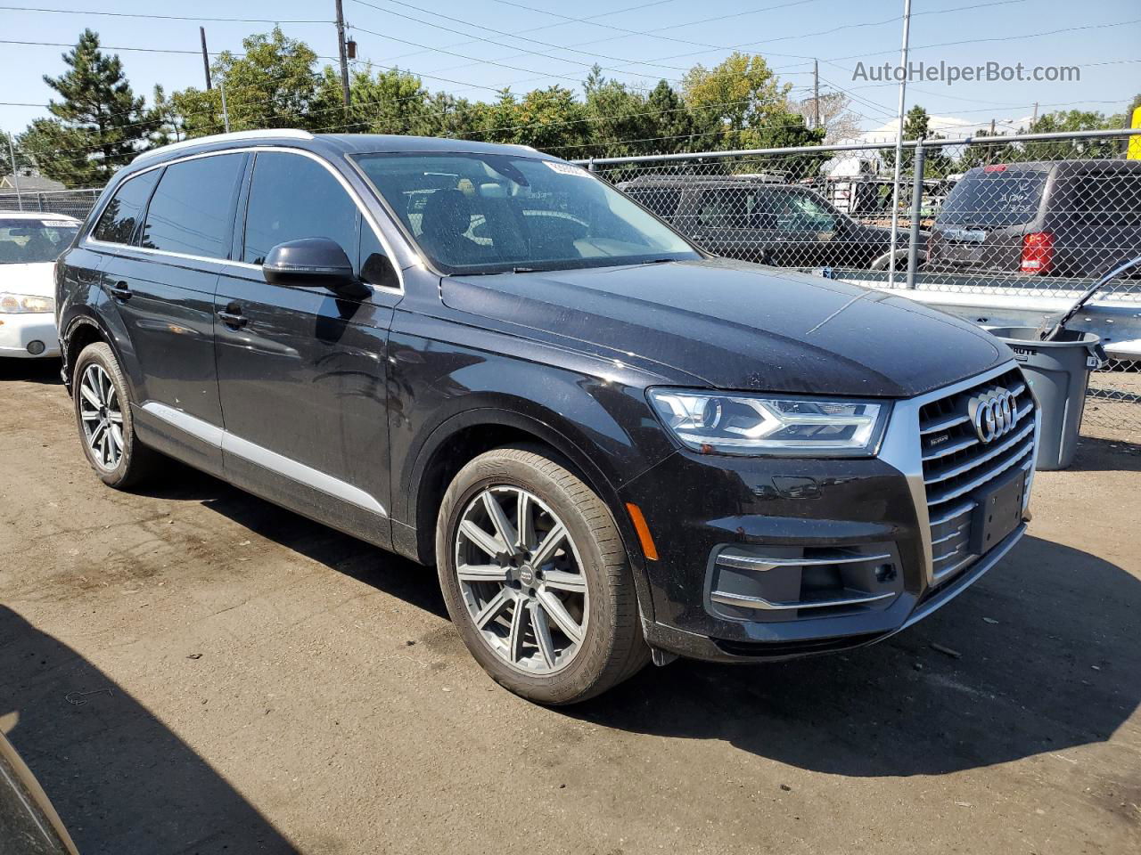 2017 Audi Q7 Premium Plus Черный vin: WA1LAAF79HD000470