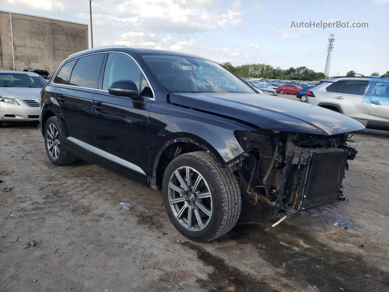 2017 Audi Q7 Premium Plus Черный vin: WA1LAAF79HD002669