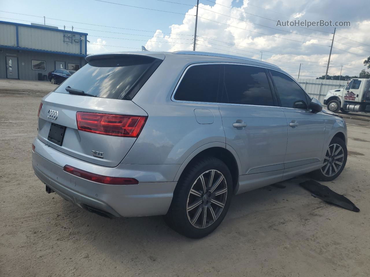 2017 Audi Q7 Premium Plus Gray vin: WA1LAAF79HD003238