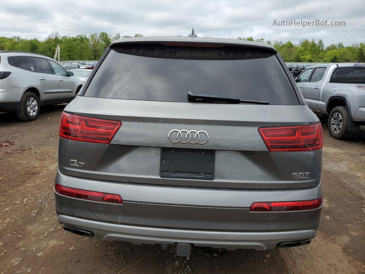 2017 Audi Q7 Premium Plus Gray vin: WA1LAAF79HD047885