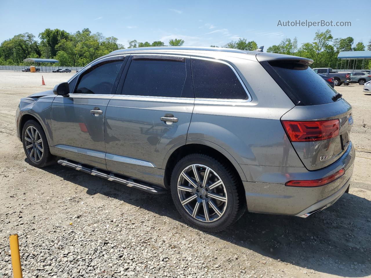 2017 Audi Q7 Premium Plus Серый vin: WA1LAAF7XHD002518