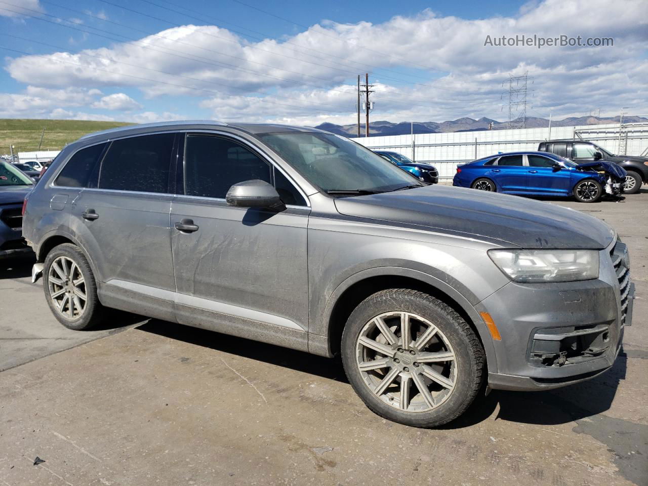 2017 Audi Q7 Premium Plus Серый vin: WA1LAAF7XHD003927