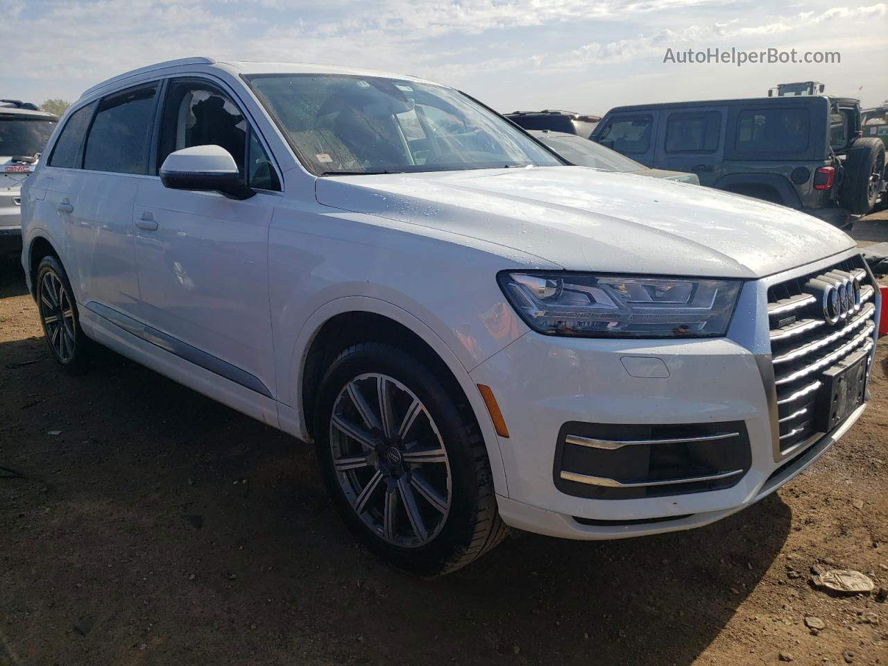 2017 Audi Q7 Premium Plus Белый vin: WA1LAAF7XHD014474