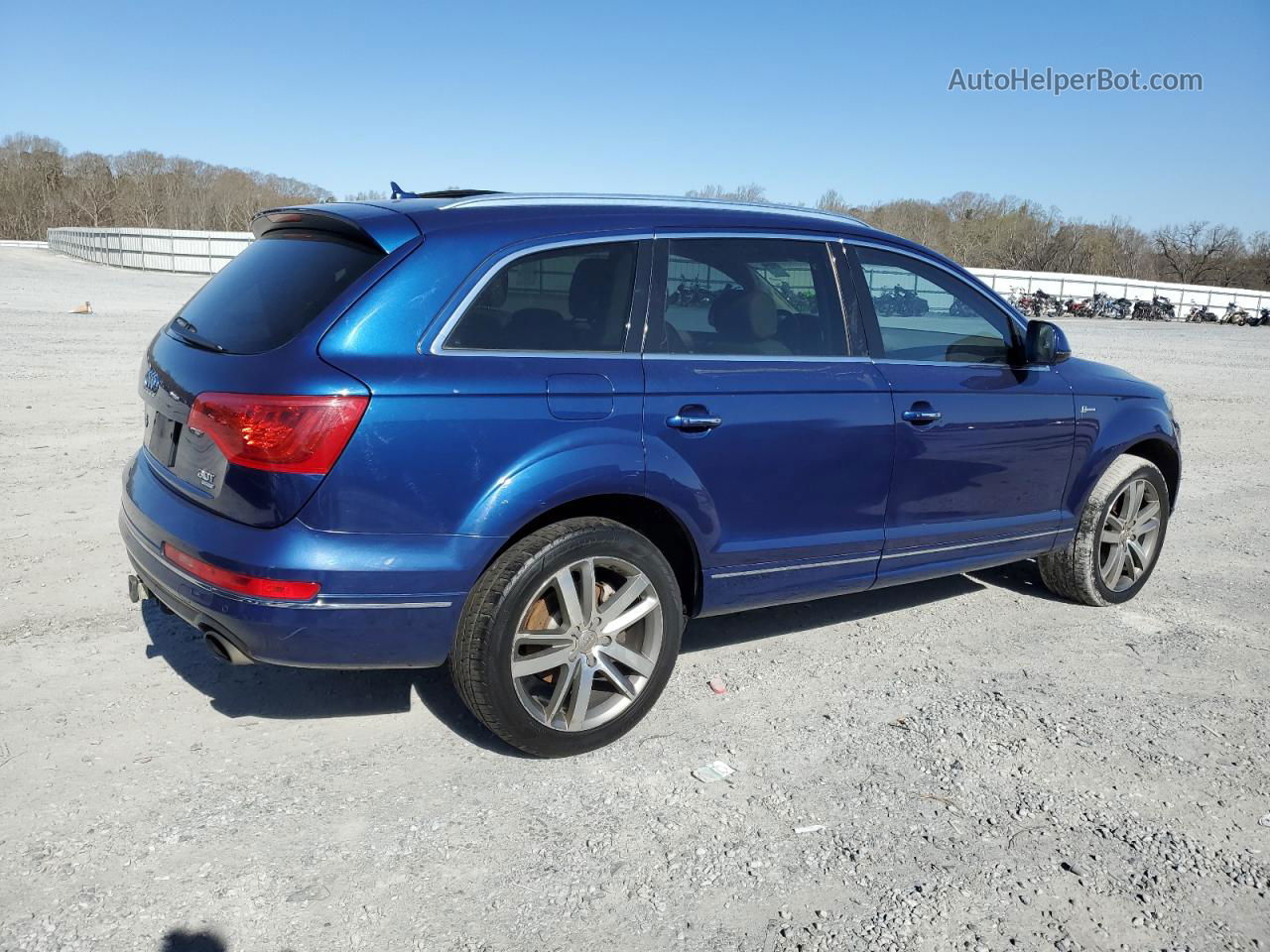 2015 Audi Q7 Premium Plus Синий vin: WA1LGAFE2FD014110