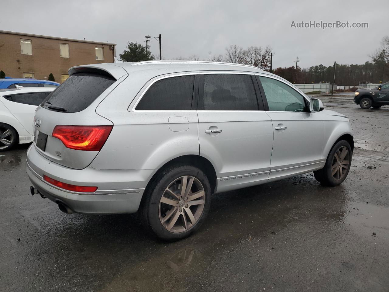 2015 Audi Q7 Premium Plus Серебряный vin: WA1LGAFE3FD015606