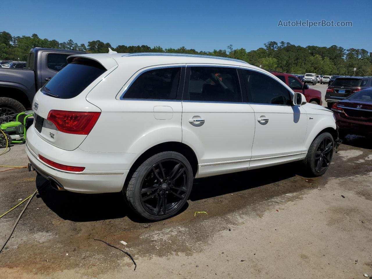 2015 Audi Q7 Premium Plus Белый vin: WA1LGAFE5FD032116