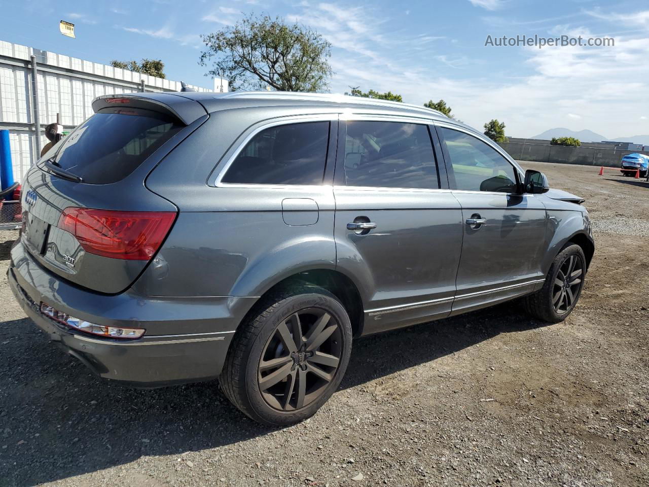 2015 Audi Q7 Premium Plus Gray vin: WA1LGAFE8FD005248