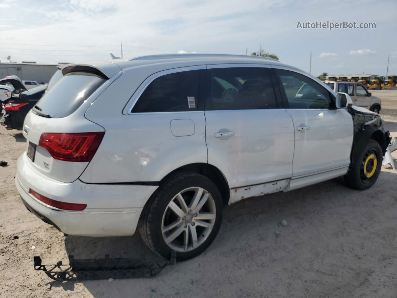 2015 Audi Q7 Premium Plus Белый vin: WA1LGAFEXFD029860