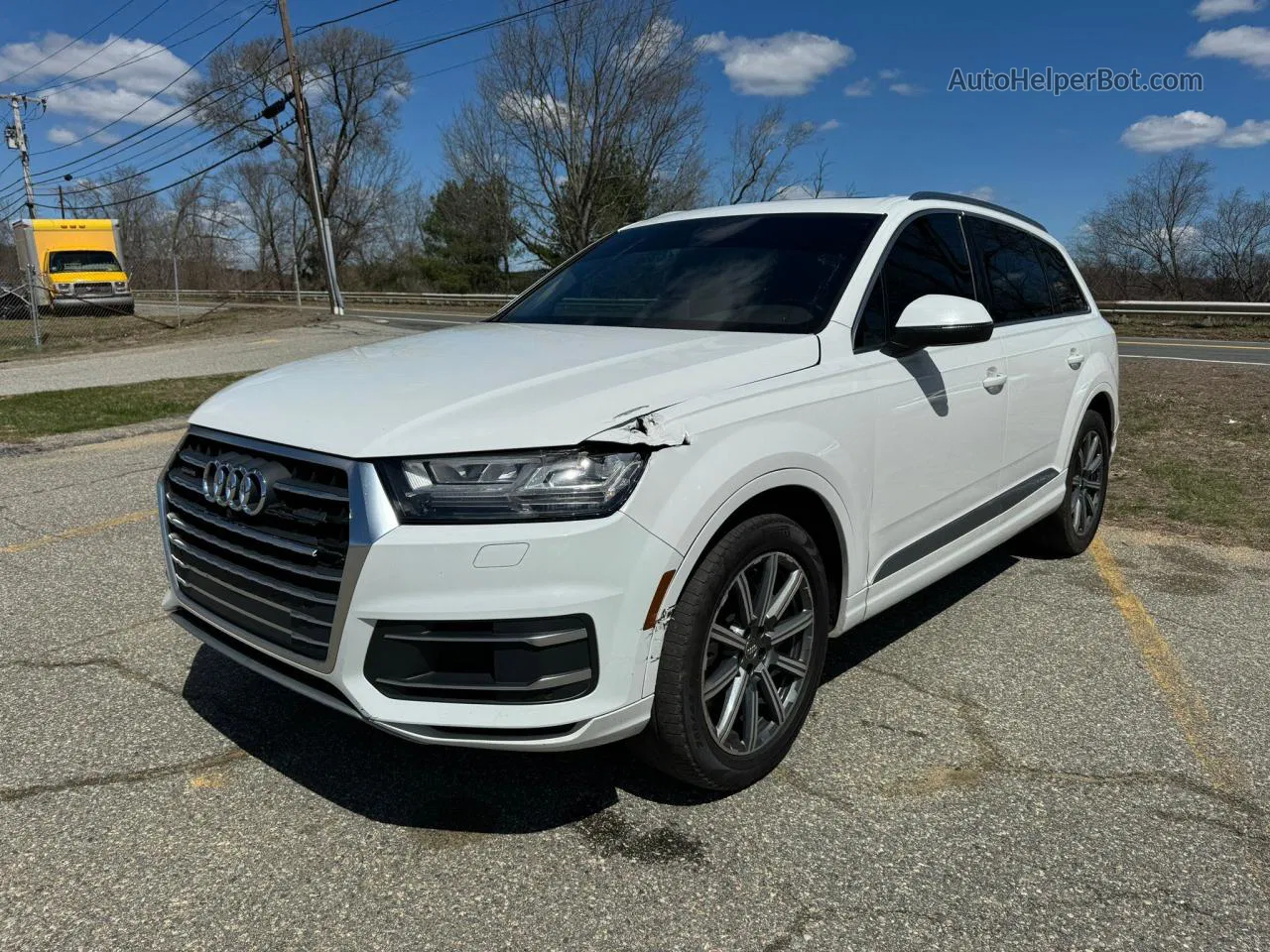 2017 Audi Q7 Premium Plus Белый vin: WA1LHAF73HD051524