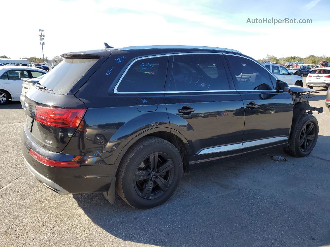 2017 Audi Q7 Premium Plus Черный vin: WA1LHAF79HD055318