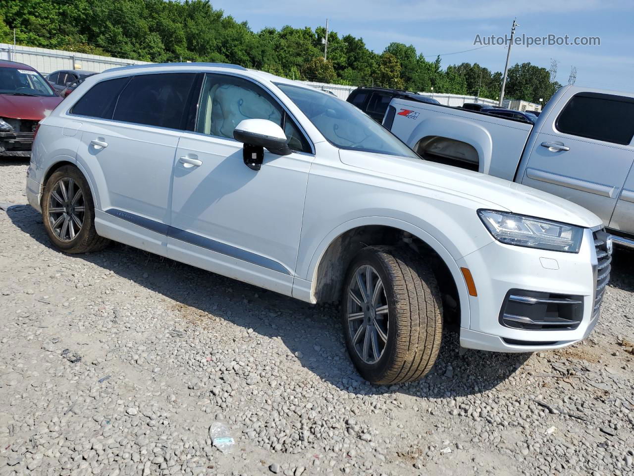 2017 Audi Q7 Premium Plus Белый vin: WA1LHAF7XHD042643