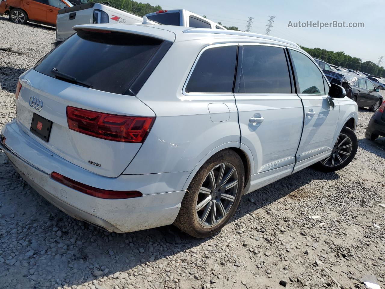 2017 Audi Q7 Premium Plus Белый vin: WA1LHAF7XHD042643