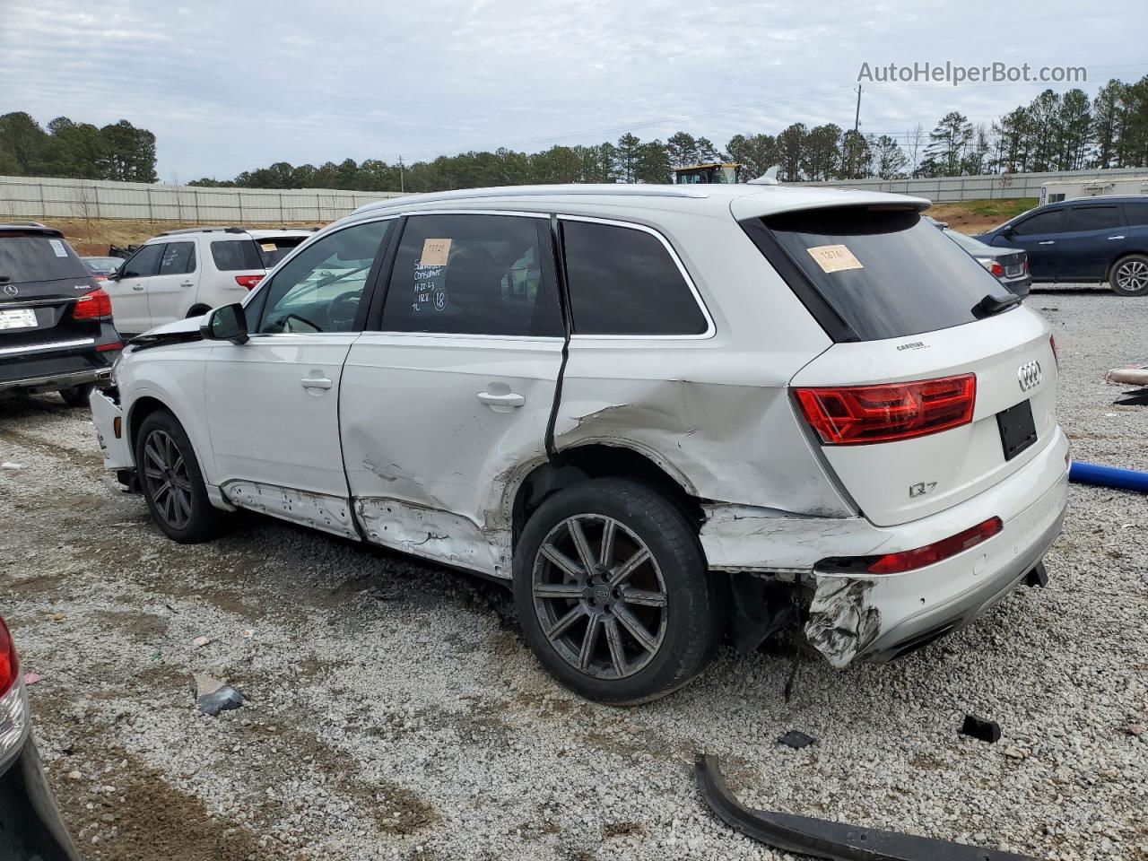 2017 Audi Q7 Premium Plus Белый vin: WA1LHAF7XHD053318