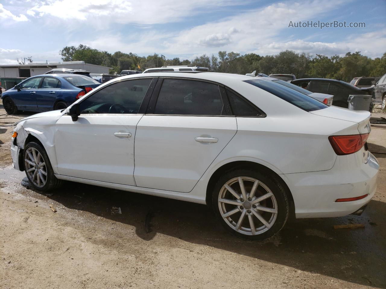 2016 Audi A3 Premium Белый vin: WAUA7GFF3G1026288