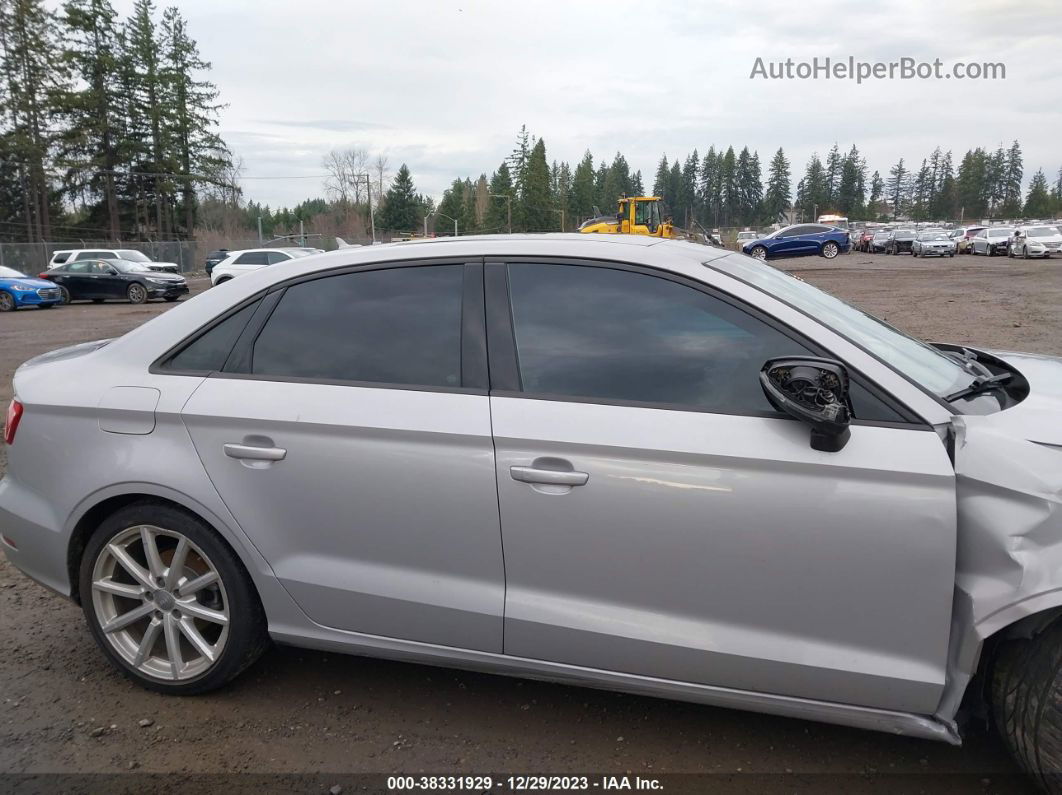 2016 Audi A3 1.8t Premium Серебряный vin: WAUA7GFFXG1020729