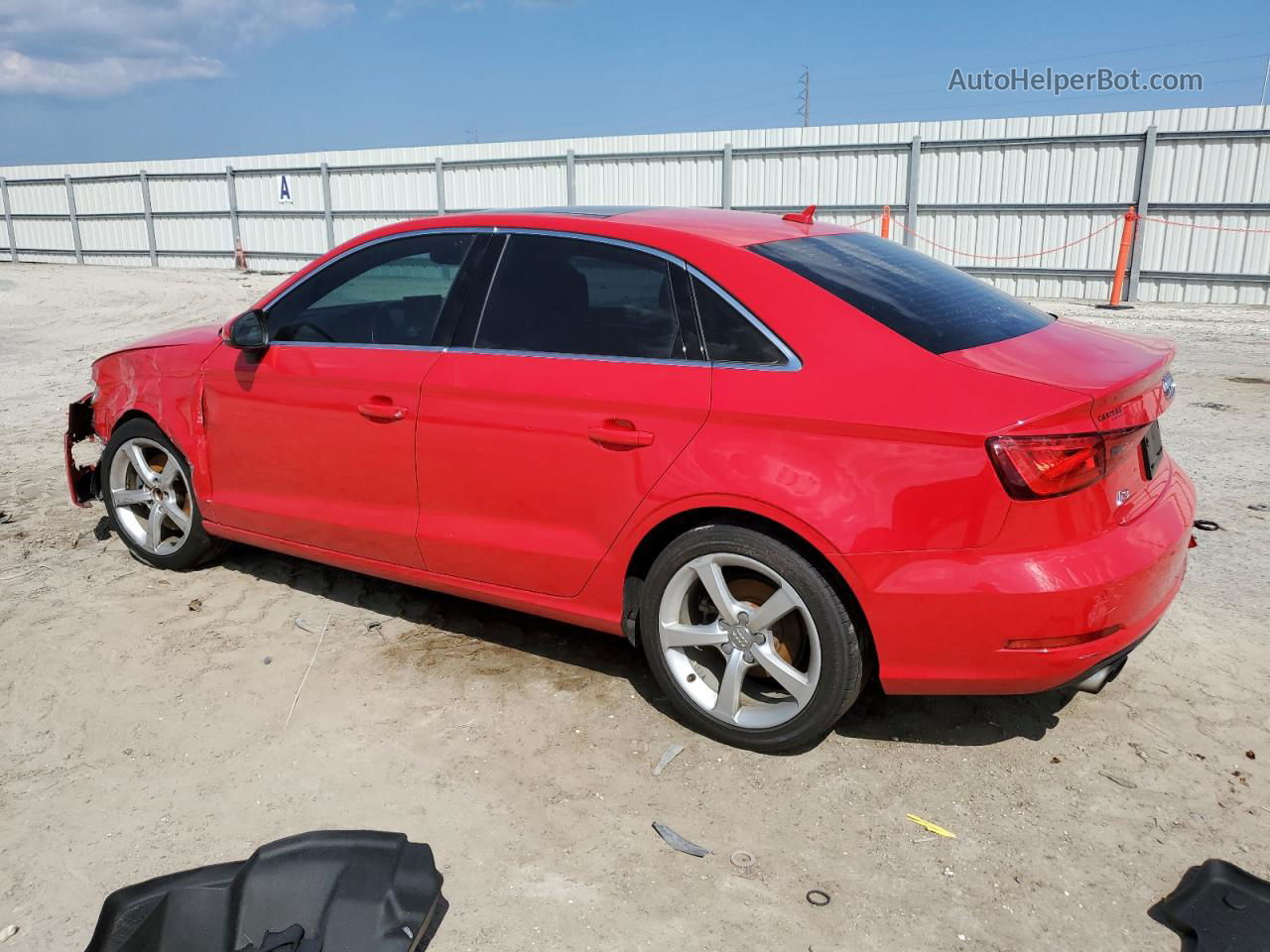 2015 Audi A3 Premium Красный vin: WAUACGFF6F1102709