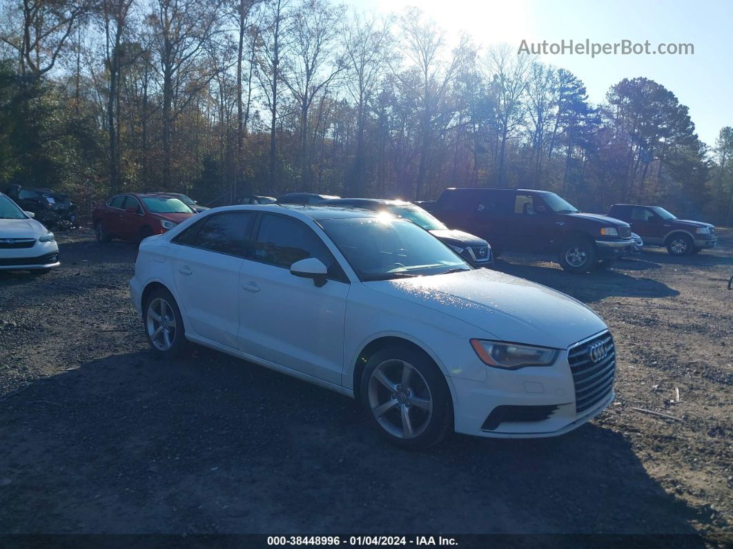 2015 Audi A3 1.8t Premium Белый vin: WAUACGFF9F1097389