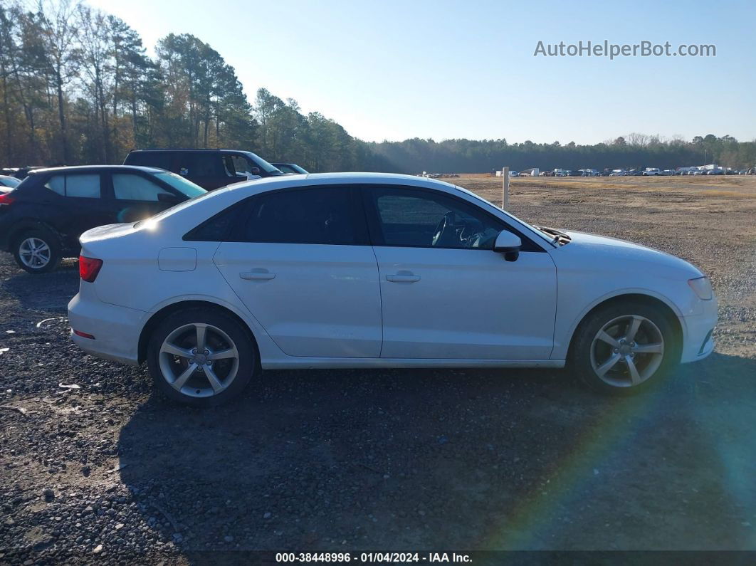 2015 Audi A3 1.8t Premium Белый vin: WAUACGFF9F1097389