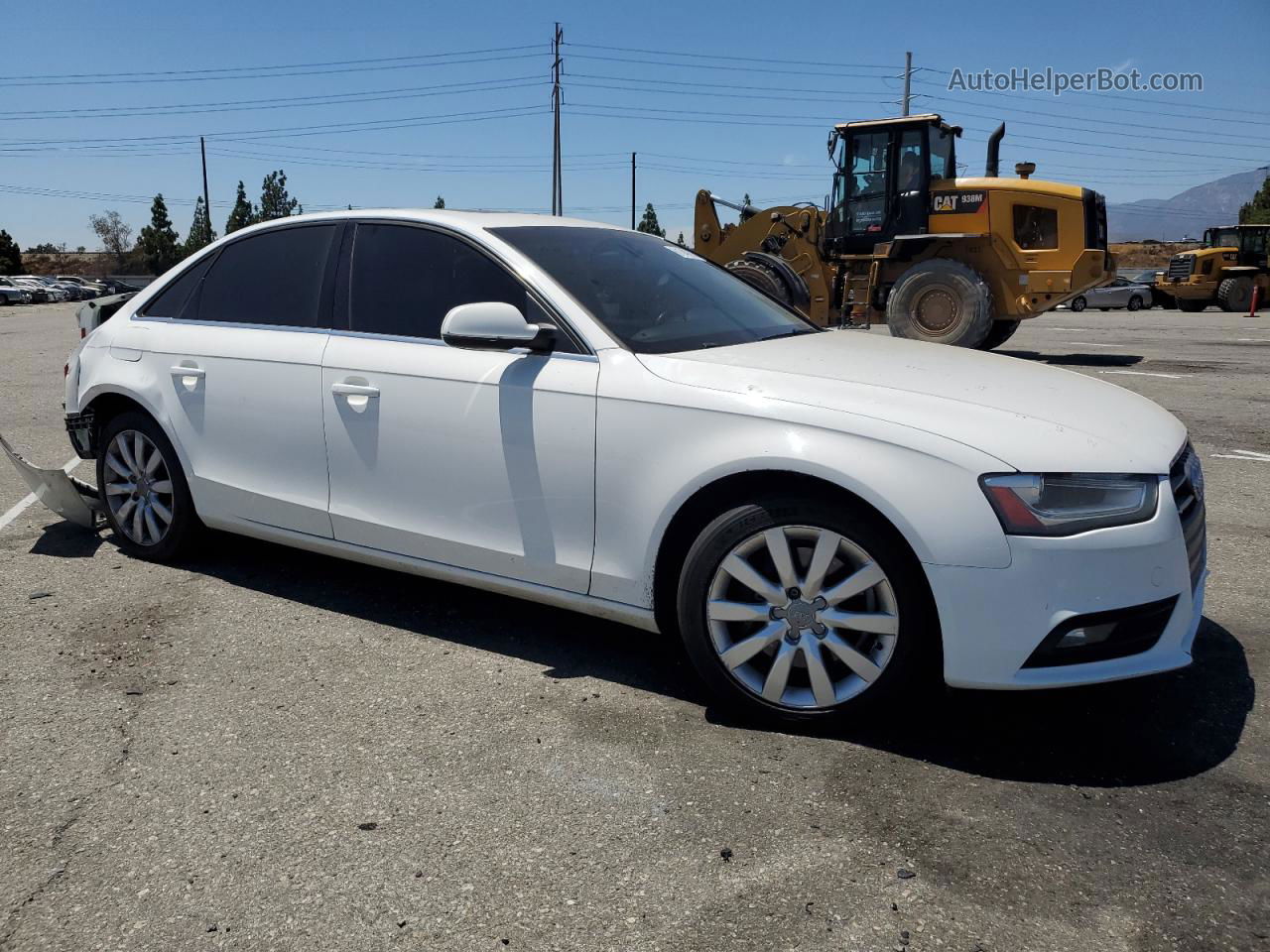 2013 Audi A4 Premium Белый vin: WAUAFAFLXDA187089