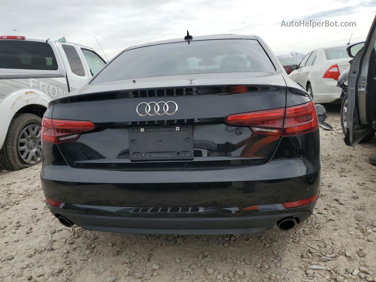 2017 Audi A4 Premium Черный vin: WAUANAF42HN037276