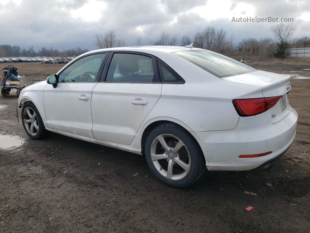 2016 Audi A3 Premium Белый vin: WAUB8GFF5G1059259