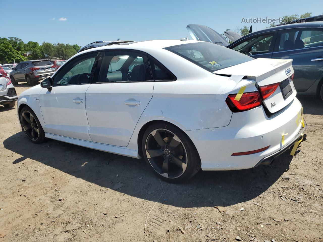 2016 Audi A3 Premium Белый vin: WAUB8GFF5G1109528