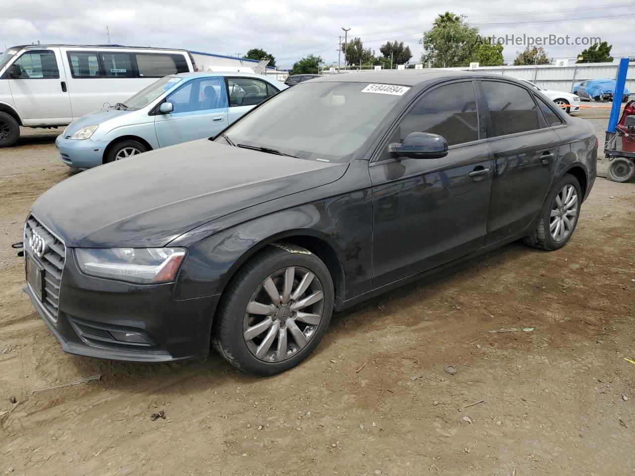 2013 Audi A4 Premium Черный vin: WAUBFAFL5DN032253