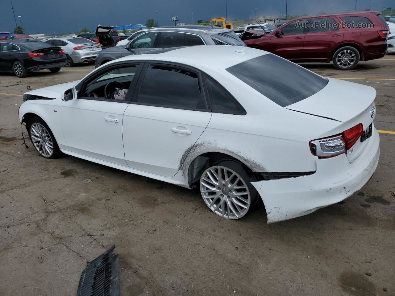 2016 Audi A4 Komfort Plus Белый vin: WAUBFCFL8GN013258