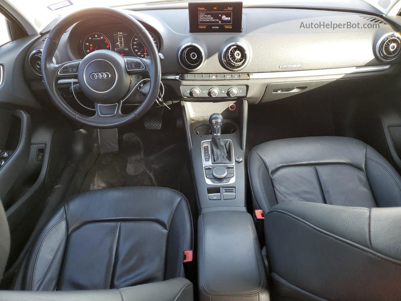 2015 Audi A3 Premium Серебряный vin: WAUBFGFF3F1003745