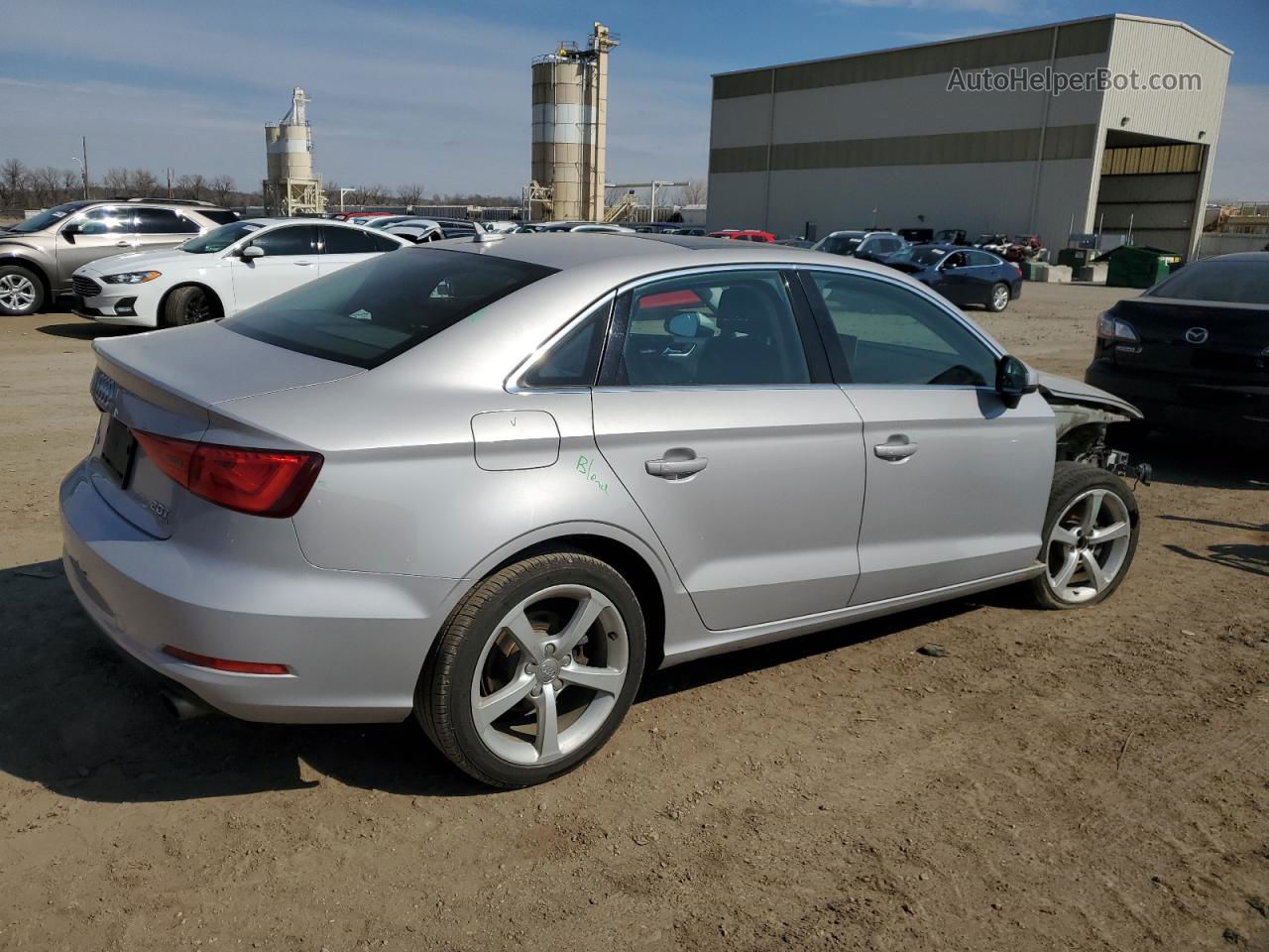 2015 Audi A3 Premium Серебряный vin: WAUBFGFF3F1010890