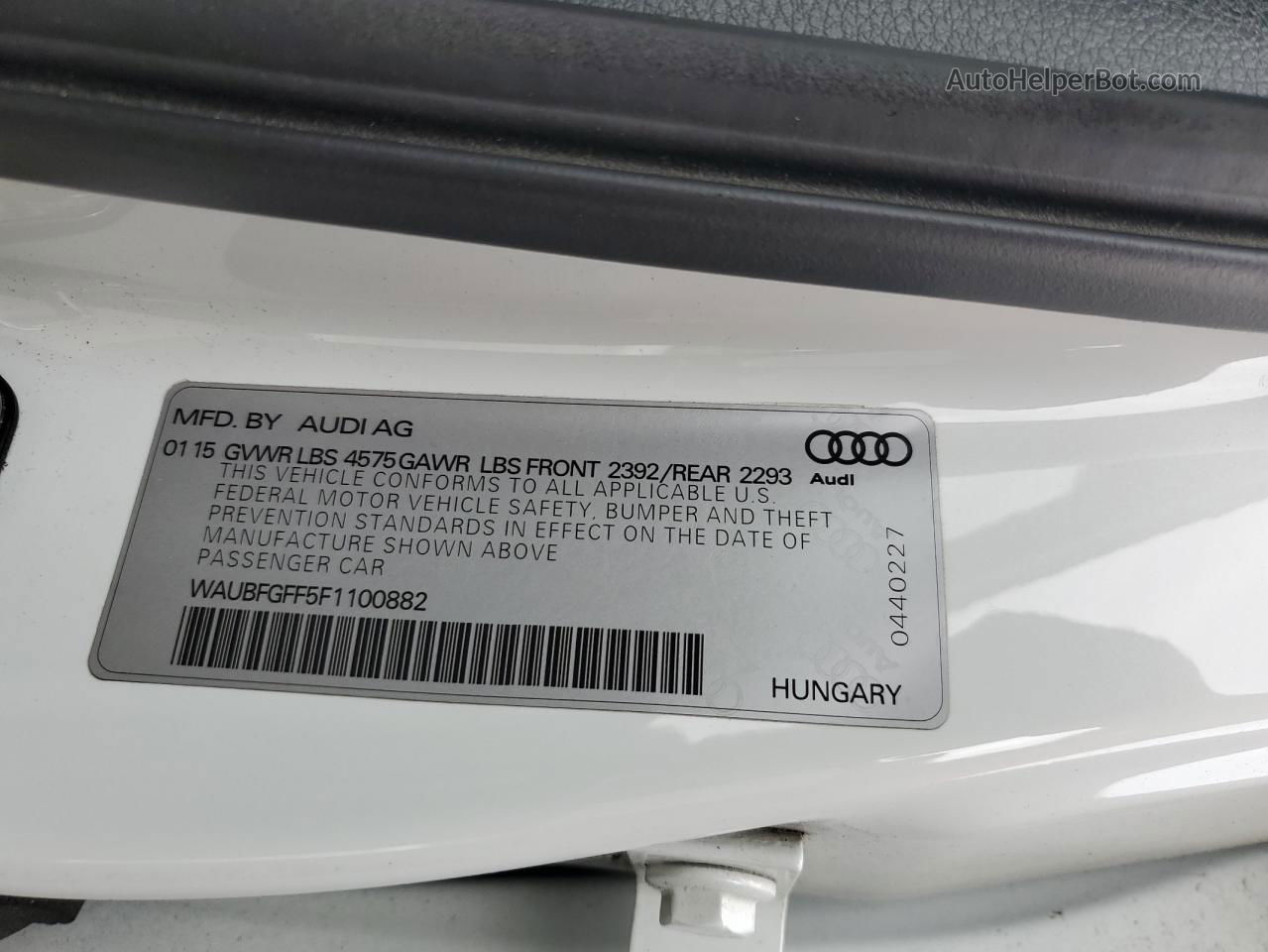 2015 Audi A3 Premium Белый vin: WAUBFGFF5F1100882