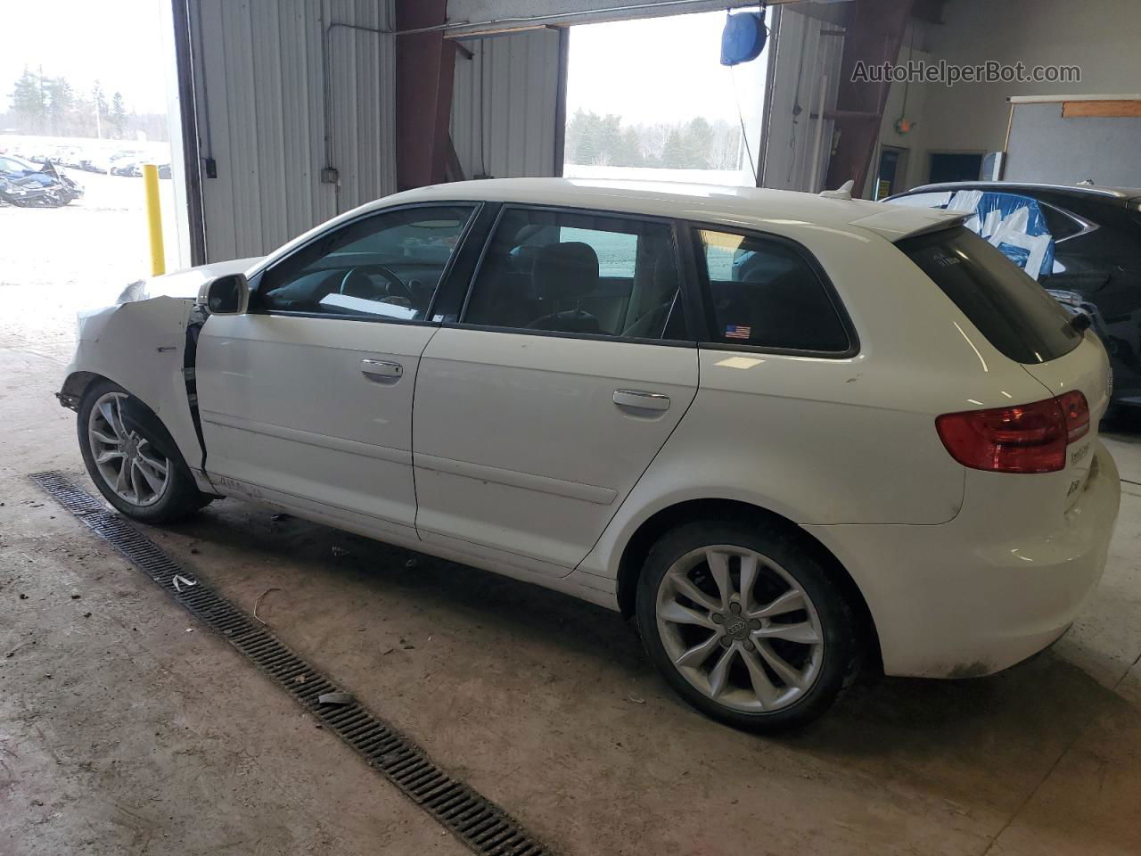 2012 Audi A3 Premium White vin: WAUBJAFM6CA064805