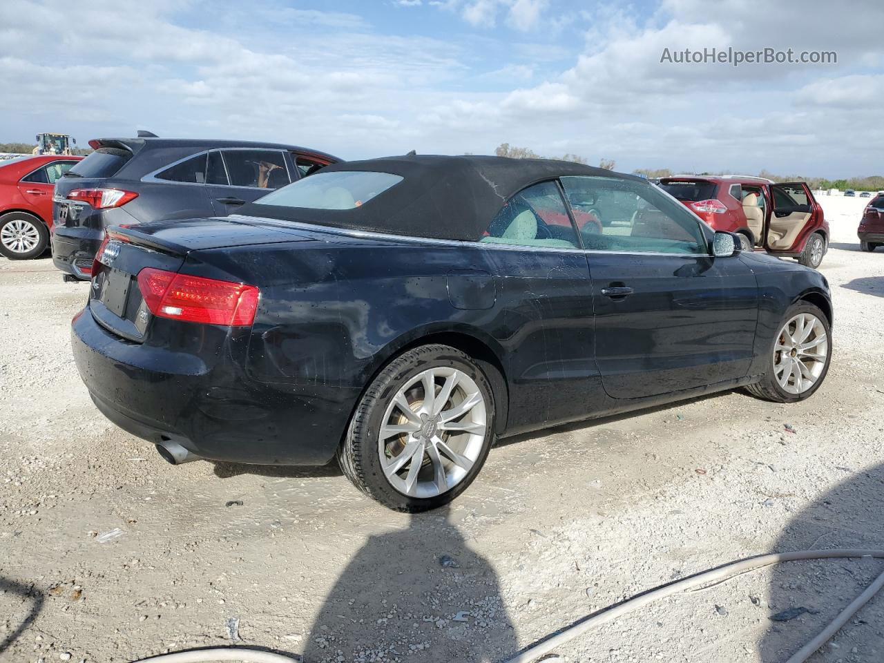 2014 Audi A5 Premium Черный vin: WAUCFAFH6EN014538