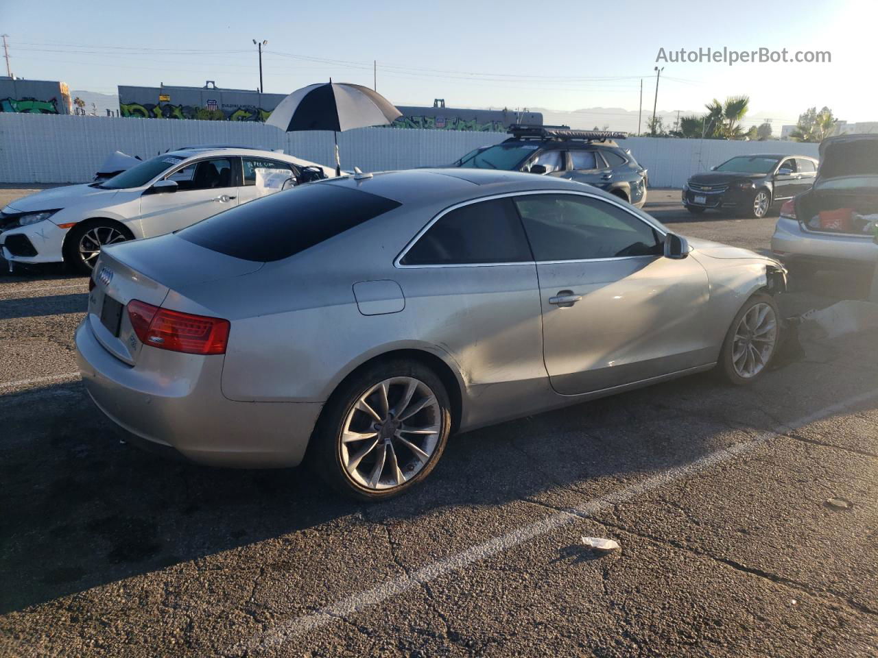 2014 Audi A5 Premium Серебряный vin: WAUCFAFR1EA021302