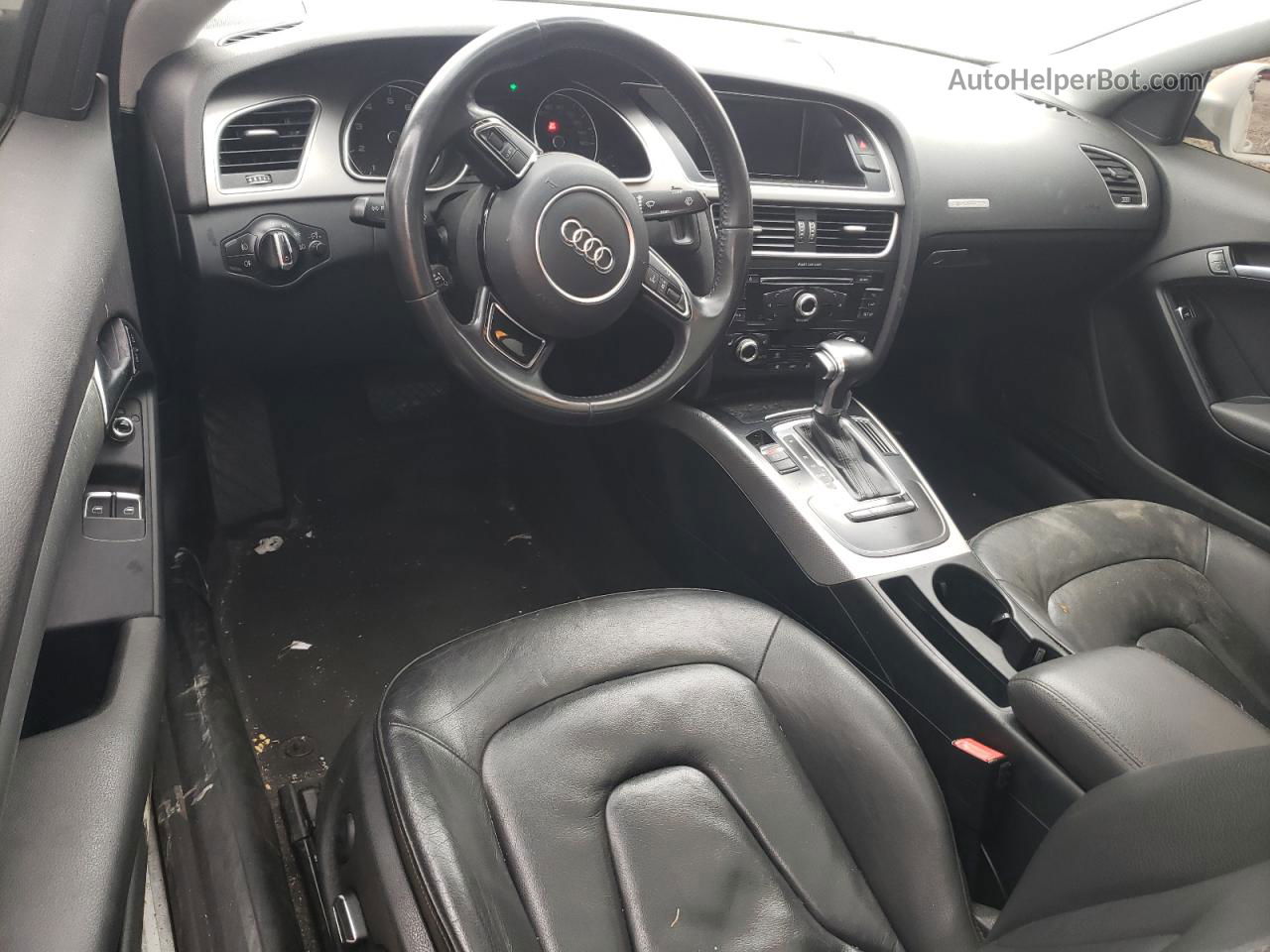 2014 Audi A5 Premium Белый vin: WAUCFAFRXEA036848