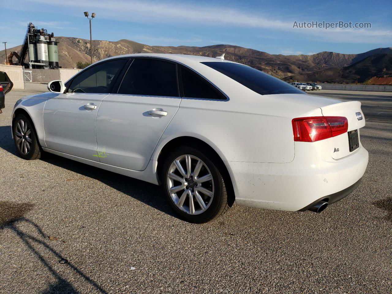 2014 Audi A6 Premium Plus Белый vin: WAUDFAFC3EN076049