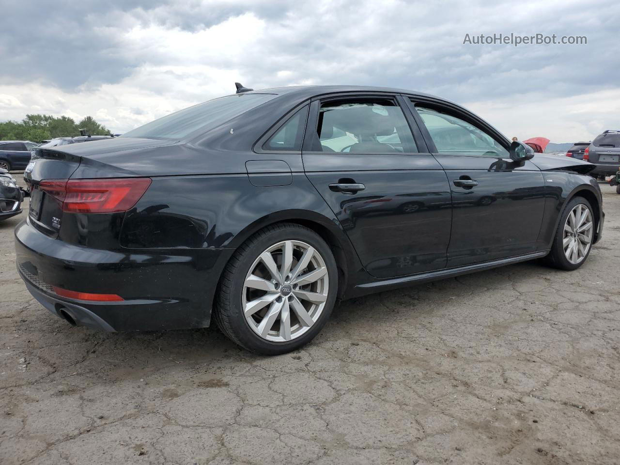 2018 Audi A4 Premium Черный vin: WAUDNAF43JA151992