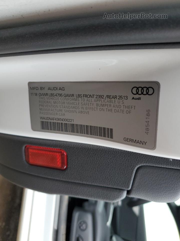 2019 Audi A4 Premium Белый vin: WAUDNAF43KN006221