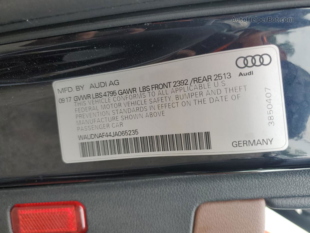 2018 Audi A4 Premium Синий vin: WAUDNAF44JA065235