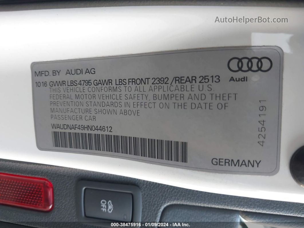 2017 Audi A4 2.0t Season Of Audi Premium Белый vin: WAUDNAF49HN044612